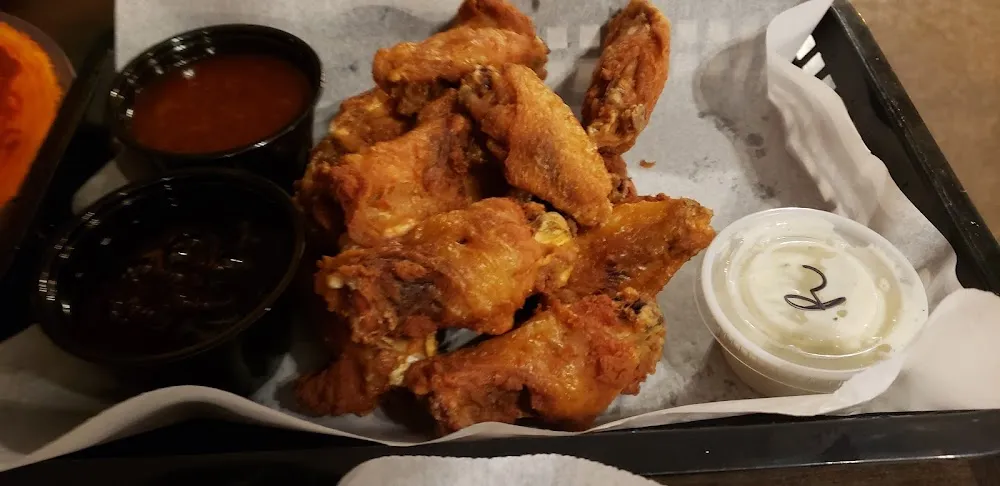 Sauced Chicken Wings with Dip